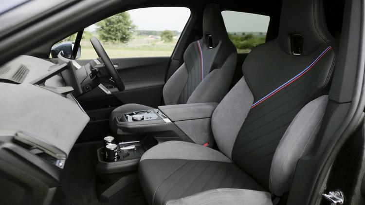 BMW iX1 ELECTRIC ESTATE 150kW eDrive20 Shadow Ed 65kWh 5dr Auto [Tech+]